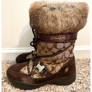 *RARE* Coach Monogram Fur Accented Winter Boots w/ Vibram Soles NWOT Size 10